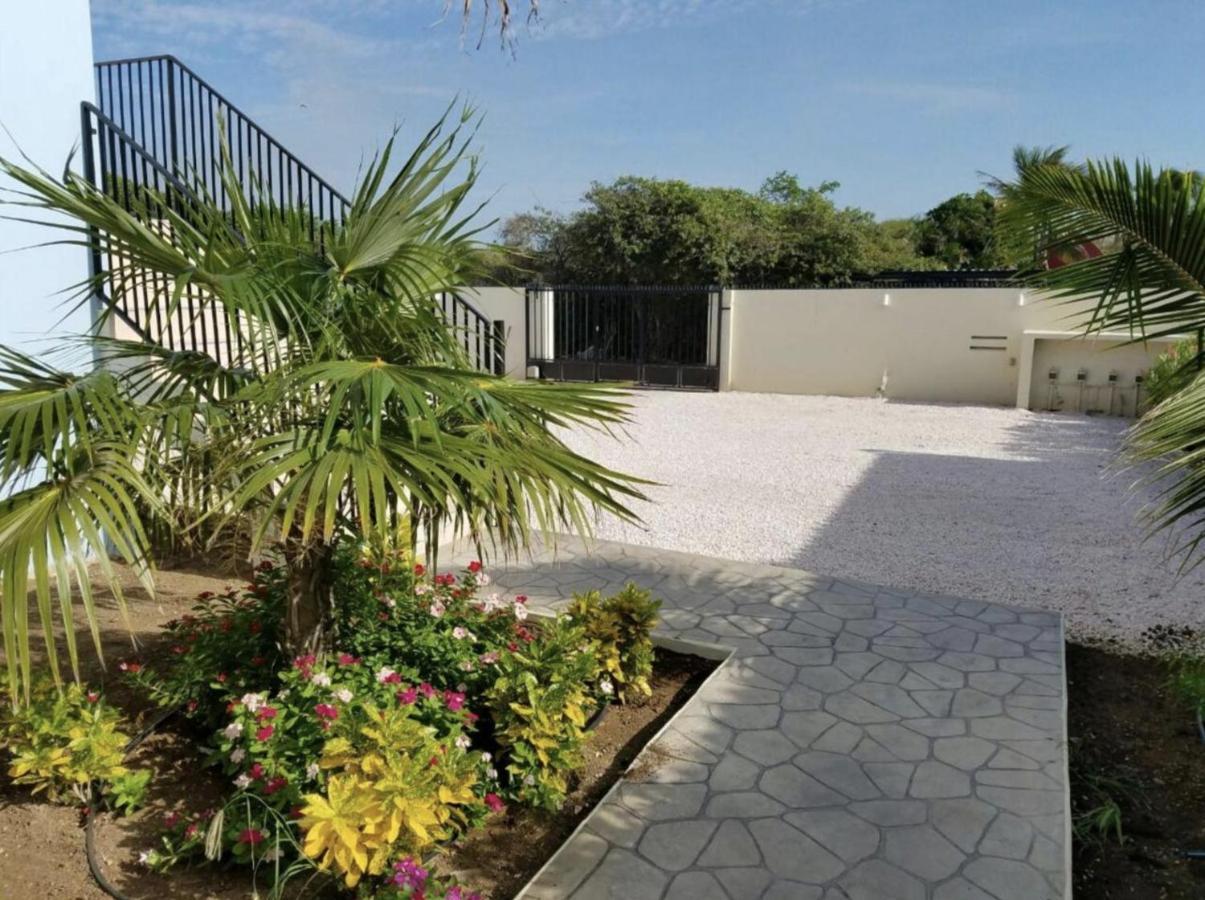 Andira Apartments Willemstad Luaran gambar
